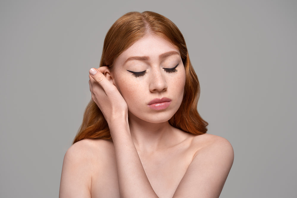 Jak aplikować eyeliner? Przydatne wskazówki